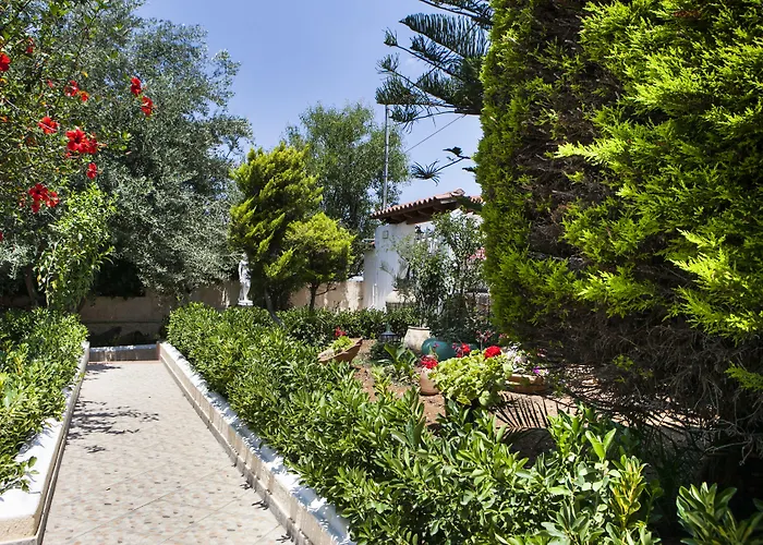 Tzivras Villa&apartments