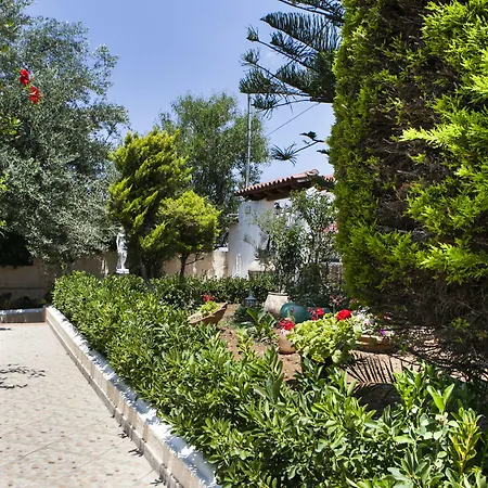 Tzivras Villa&apartments