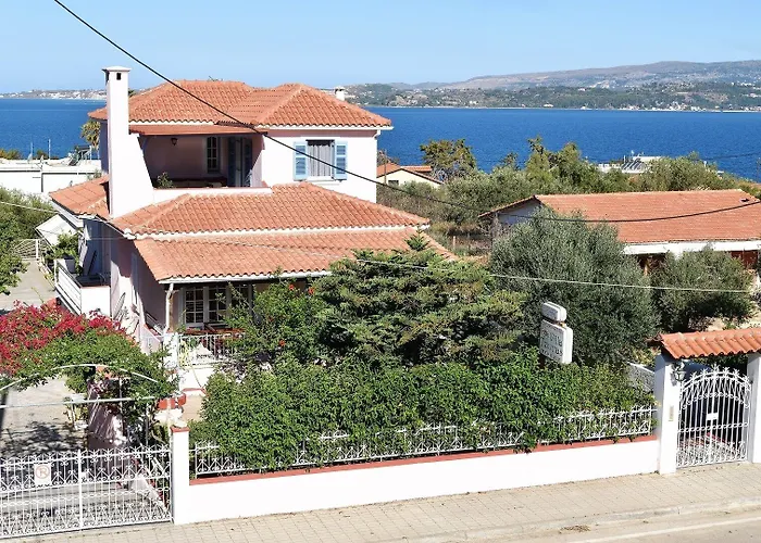 Semesterbostad Tzivras Villa&apartments