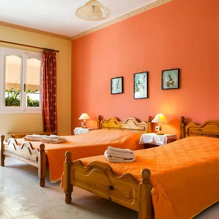 Tzivras & Holiday home