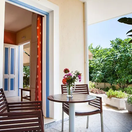 Tzivras & Holiday home