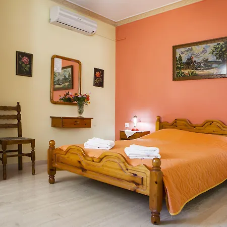 Tzivras & Holiday home